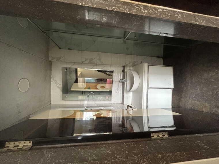 Attached Bathroom, oberoi-realty-splendor 2.5 Bedroom 900 Sq.Ft. Apartment In Andheri East Mumbai 10633921