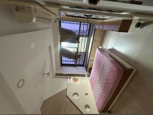Furnished Amenities in 2.5 BHK Apartment at Oberoi Realty Splendor, Andheri East – for Rent