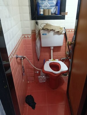 Bathroom in 1 BHK Apartment at Diamond Park CHS Dahisar, Dahisar West – for Rent
