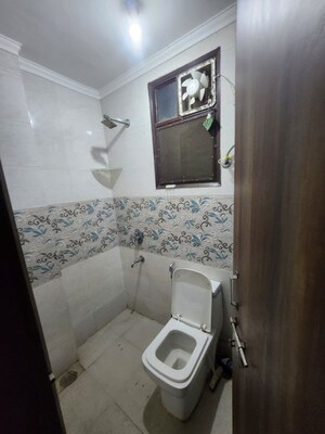 Bathroom in 1 BHK Builder Floor at Neb Sarai – for Rent