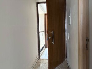 Building Lobby in 3.5 BHK Apartment at M3M Skywalk, Sector 74 – for Sale