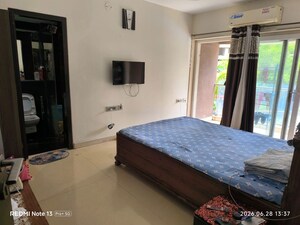 Bedroom in 3 BHK Apartment at RNA Continental, Chembur – for Rent