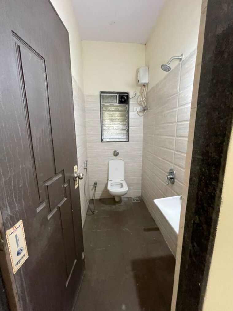 Bathroom, sky-crest 1.5 Bedroom 500 Sq.Ft. Apartment In Malad West Mumbai 10633973