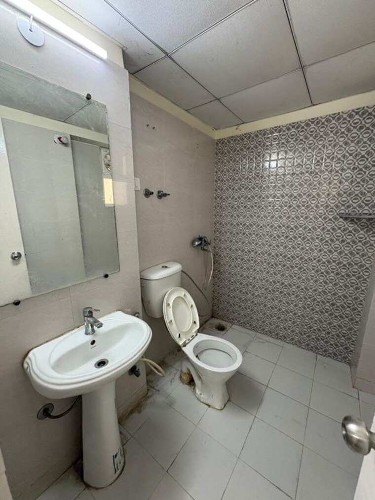 Bathroom, gaur-city-7th-avenue 2 Bedroom 1165 Sq.Ft. Apartment In Sector 4 Greater Noida Greater Noida 10633993