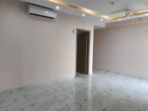 Room in 3.5 BHK Apartment at M3M Skywalk, Sector 74 – for Rent