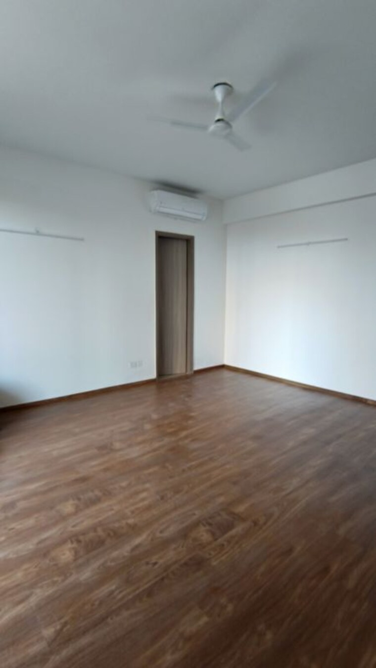 Room, vatika-sovereign-park 4 Bedroom 3360 Sq.Ft. Apartment In Sector 99 Gurgaon 10633997