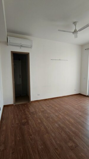 Room in 4 BHK Apartment at Vatika Sovereign Park, Sector 99 – for Rent