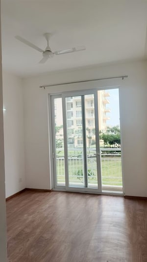 Room in 4 BHK Apartment at Vatika Sovereign Park, Sector 99 – for Rent