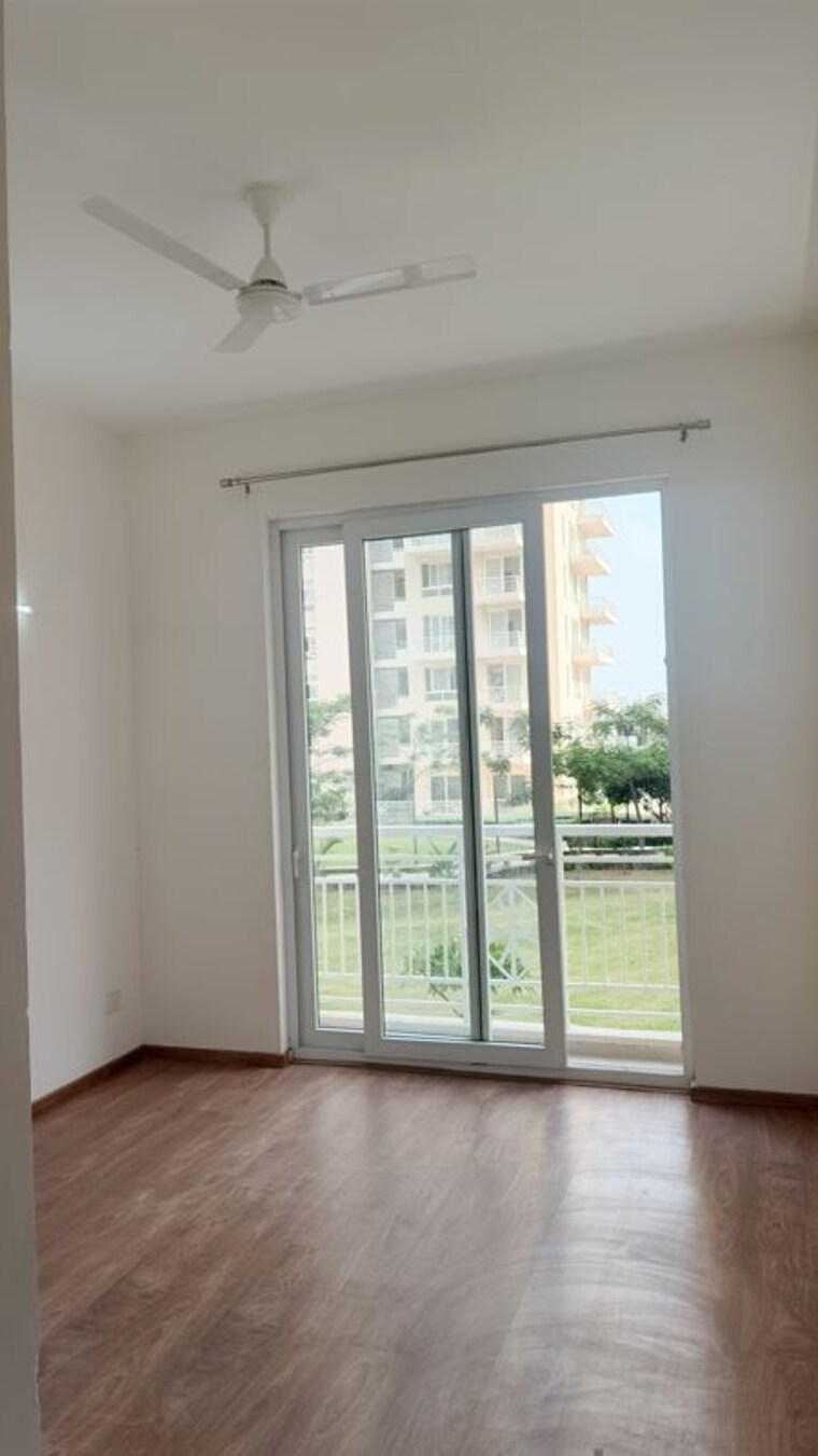 Room, vatika-sovereign-park 4 Bedroom 3360 Sq.Ft. Apartment In Sector 99 Gurgaon 10633997