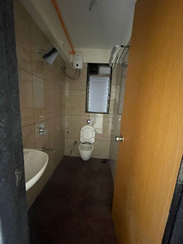 Bathroom, chandak-34-park-estate 2 Bedroom 550 Sq.Ft. Apartment In Goregaon West Mumbai 10634012