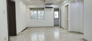 Room in 3 BHK Apartment at Sterling Seaface, Worli – for Rent