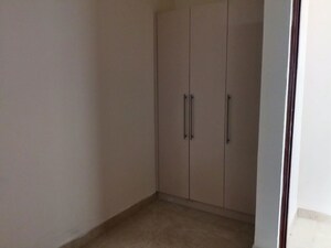 Room in 4 BHK Apartment at Aurobindo Kohinoor, Serilingampally – for Rent
