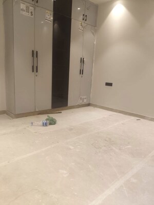 Room in 3 BHK Builder Floor at Paschim Vihar – for Sale