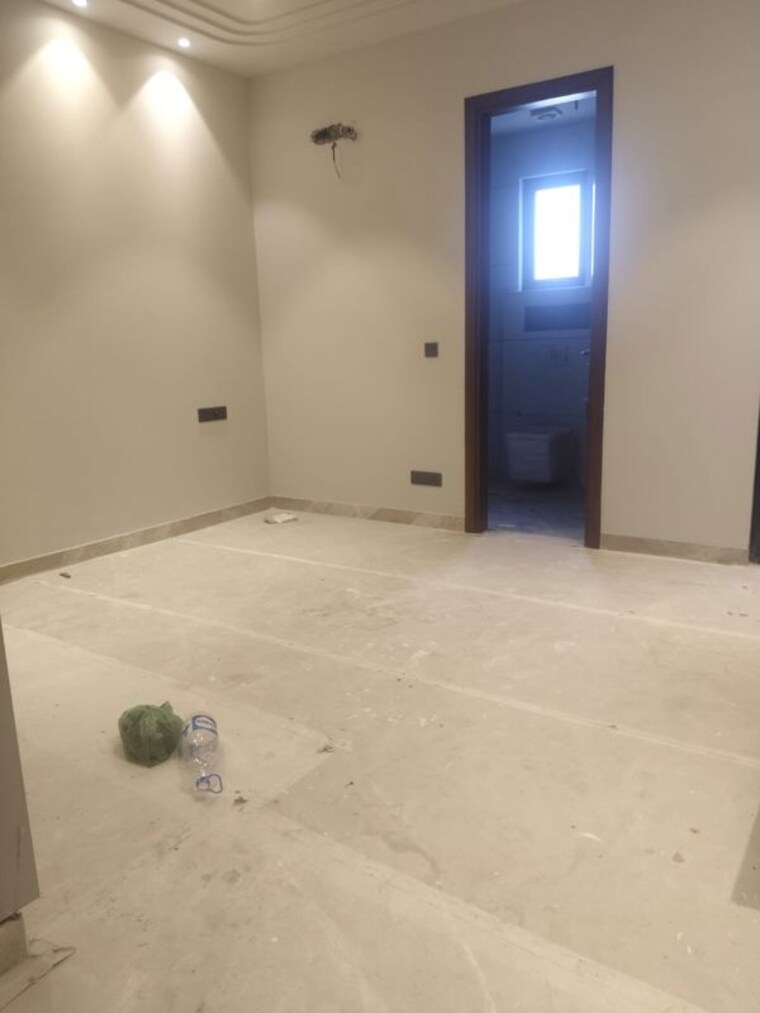 Room, paschim vihar 3 Bedroom 200 Sq.Yd. Builder Floor In Paschim Vihar Delhi 10634021