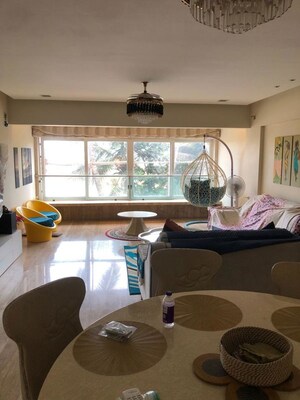 Team Area in 3 BHK Apartment at Basant Parvati Apartment, Worli – for Rent