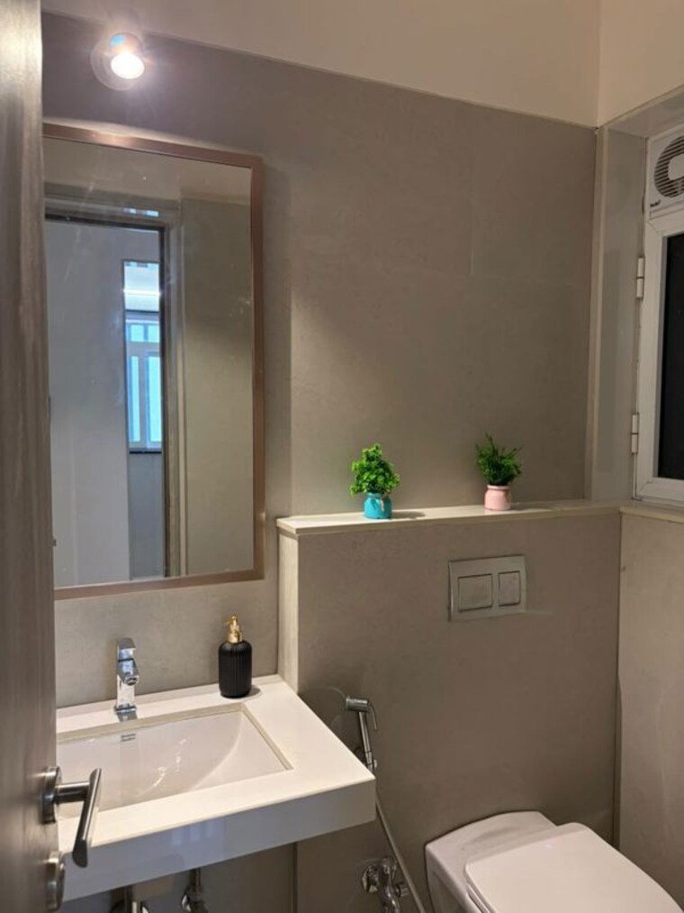 Attached Bathroom, bandra east 1 Bedroom 439 Sq.Ft. Apartment In Bandra East Mumbai 10634033