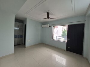 Room in 5 BHK Apartment at Sheeba Apartment, Sector 28 – for Rent