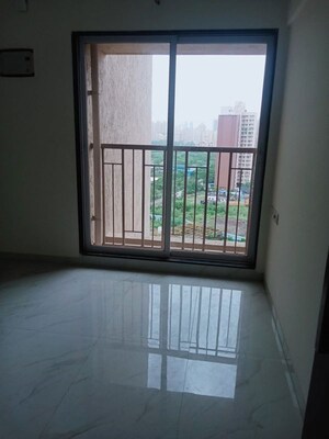 Room in 1 BHK Apartment at Metropolis Bayside, Kasarvadavali – for Rent