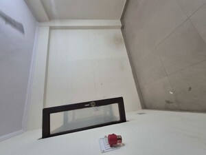 Furnished Amenities in 2.5 BHK Builder Floor at Mayur Vihar – for Sale