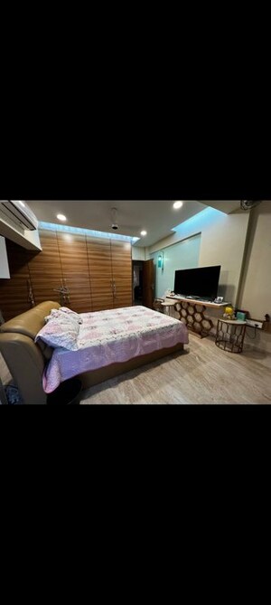 Bedroom in 2 BHK Apartment at Shams Palace, Bandra West – for Rent
