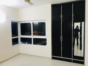 Furnished Amenities in 2 BHK Apartment at M3M Woodshire, Sector 107 – for Sale