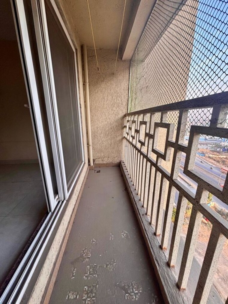 Balcony, paradise-lifespaces-sai-world-city 3 Bedroom 1600 Sq.Ft. Apartment In New Panvel Navi Mumbai 10634114