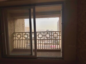 Room in 3 BHK Apartment at Paradise Lifespaces Sai World City, New Panvel – for Sale