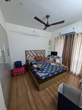 2 BHK + Servant Room,Extra Room,Store Room 650 Sq.Ft. Apartment in KM Horizon Exotica