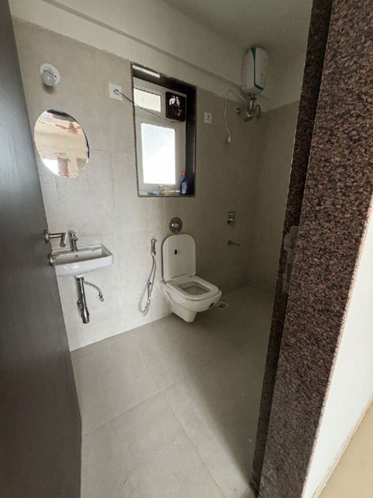 Bathroom, puranik-city-reserva 2 Bedroom 700 Sq.Ft. Apartment In Ghodbunder Road Thane 10634140