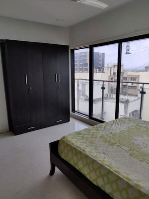 Room in 1 BHK Apartment at Bandra West – for Rent
