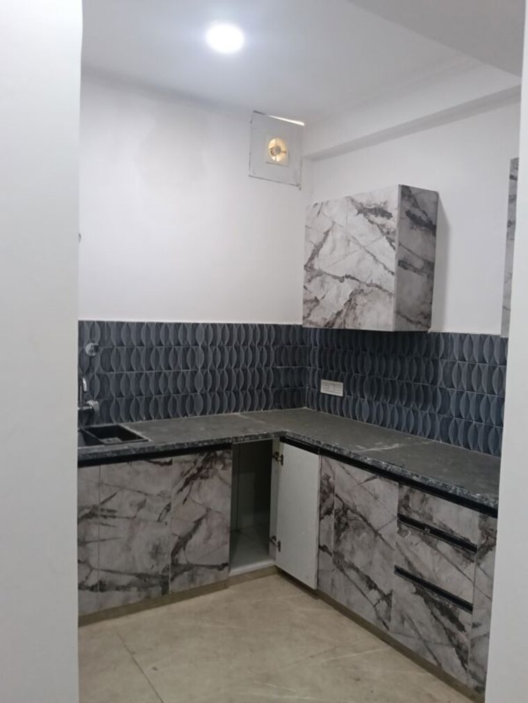 Kitchen, freedom fighters enclave 1 Bedroom 450 Sq.Ft. Builder Floor In Freedom Fighters Enclave Delhi 10634187