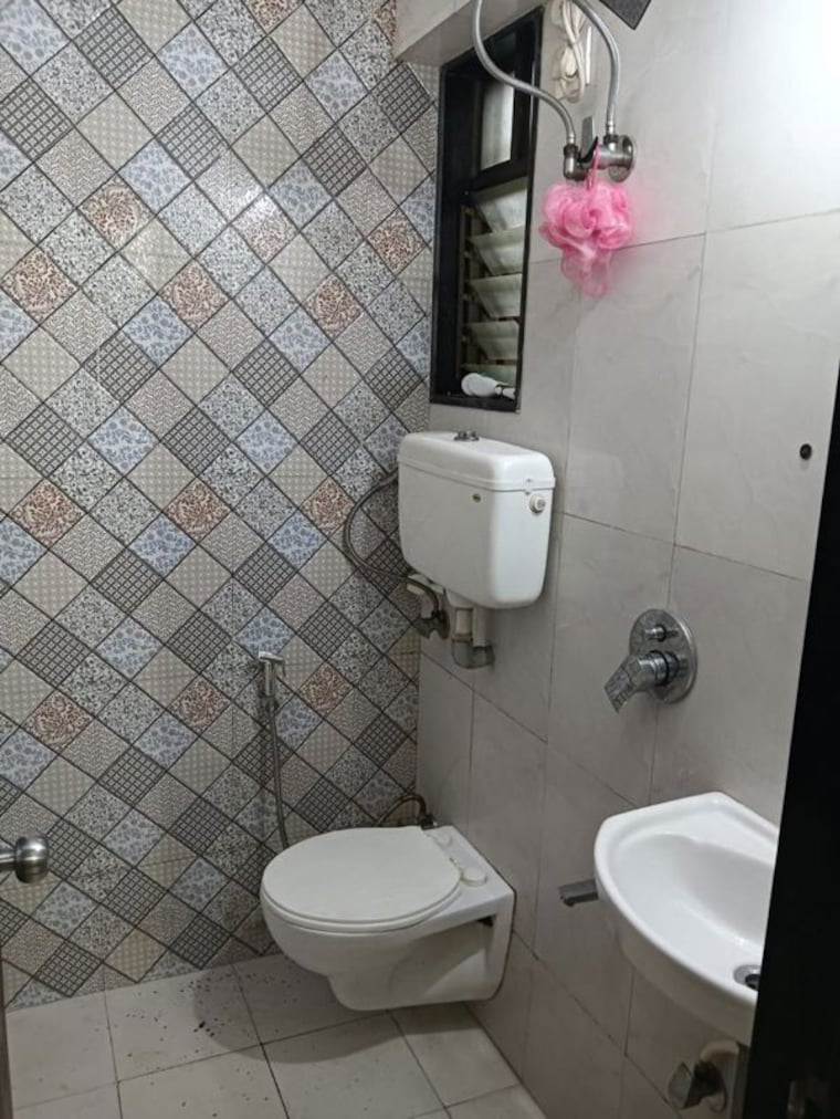 Bathroom, lalani-grandeur 1 Bedroom 405 Sq.Ft. Apartment In Goregaon East Mumbai 10634189