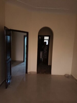 Room in 3 BHK Independent House at Vip Road – for Rent