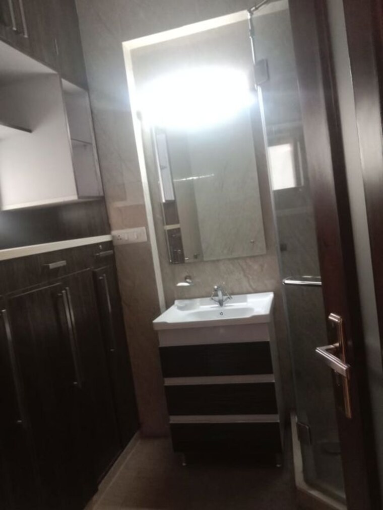 Bathroom, conscient-hines-elevate 3.5 Bedroom 2295 Sq.Ft. Apartment In Sector 59 Gurgaon 10634217
