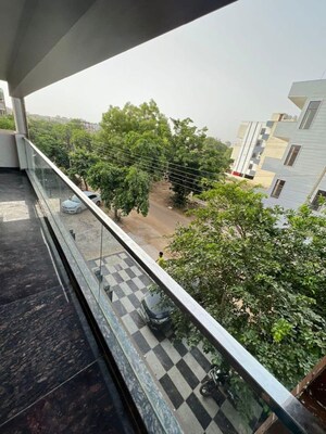 Balcony in 2 BHK Builder Floor at Sector 52 – for Rent