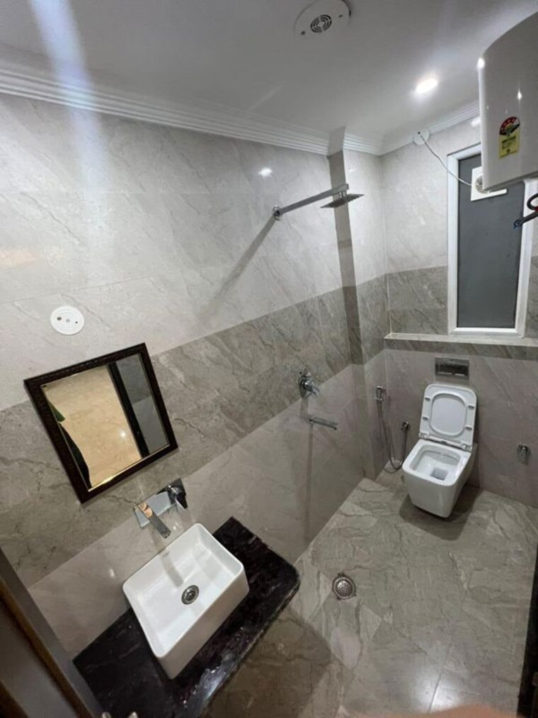 Bathroom, sector 52 2 Bedroom 150 Sq.Yd. Builder Floor In Sector 52 Gurgaon 10634227