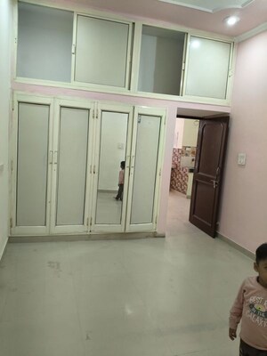 Room in 3 BHK Builder Floor at Gazipur – for Rent