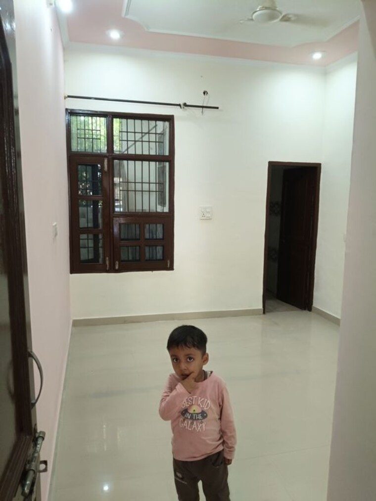 Room, gazipur 3 Bedroom 1100 Sq.Ft. Builder Floor In Gazipur Zirakpur 10634226