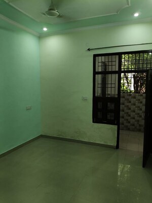 Room in 3 BHK Builder Floor at Gazipur – for Rent