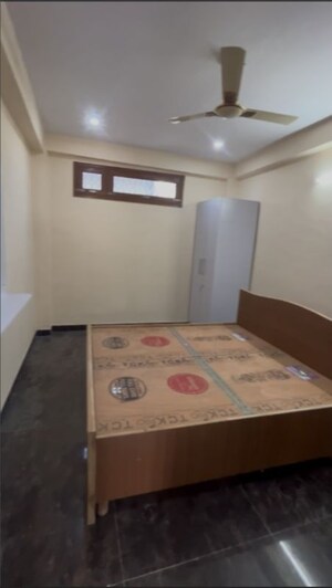 1 BHK Independent House For Rent in Sector 25