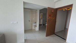 Room in 3 BHK Apartment at Godrej Park Ridge, Manjari – for Rent