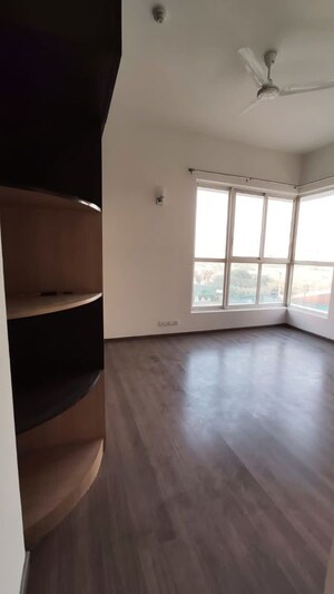 Room in 4 BHK Apartment at Orchid Petals, Sector 49 – for Sale