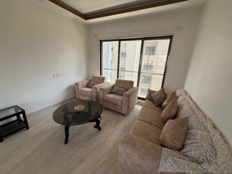 2 BHK 800 Sq.Ft. Apartment in Karishma Apartments Khar West