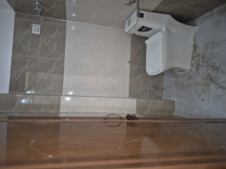 Bathroom, mayur vihar 2.5 Bedroom 470 Sq.Ft. Builder Floor In Mayur Vihar Delhi 10634109