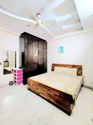 Bedroom in 3 BHK Builder Floor at Sector 51 – for Rent