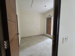 Room in 2.5 BHK Apartment at Rising Shree Hari Om Nagar, Borivali West – for Sale