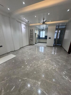 Room in 3 BHK Builder Floor at Janakpuri – for Sale
