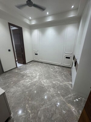 Room in 3 BHK Builder Floor at Janakpuri – for Sale