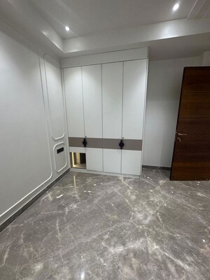 Room in 3 BHK Builder Floor at Janakpuri – for Sale
