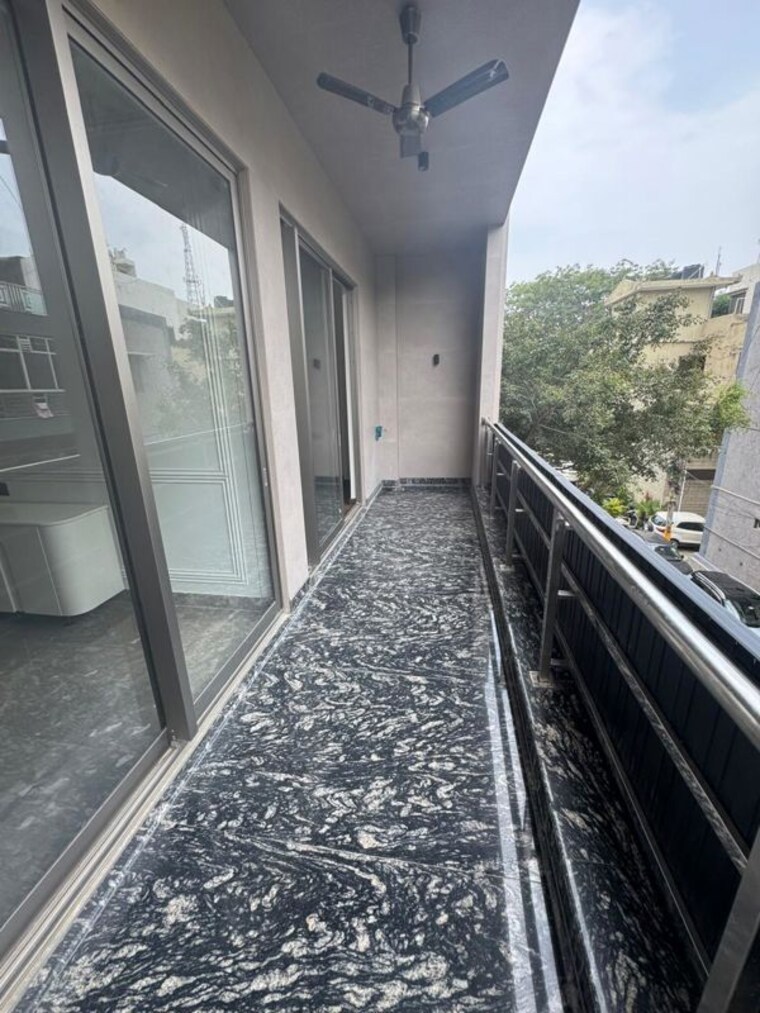 Balcony, janakpuri 3 Bedroom 200 Sq.Yd. Builder Floor In Janakpuri Delhi 10634487